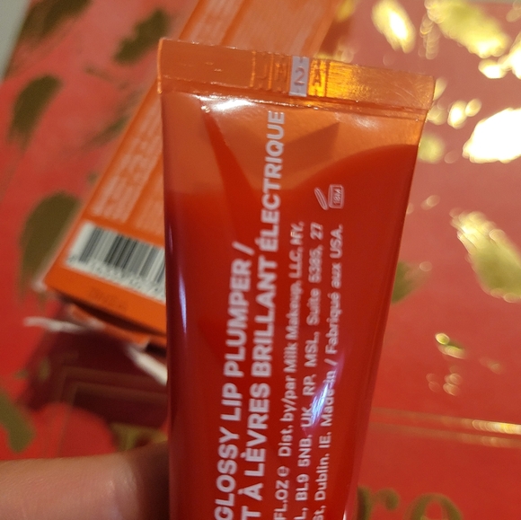 Milk makeup Electric Glossy Lip Plumper Wired - Picture 6 of 8